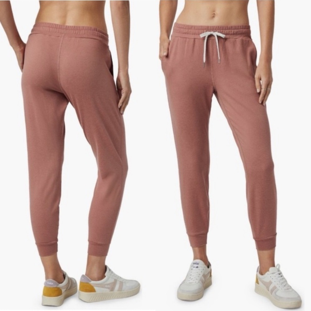 VUORI Performance Joggers Size Medium - Picture 6 of 11
